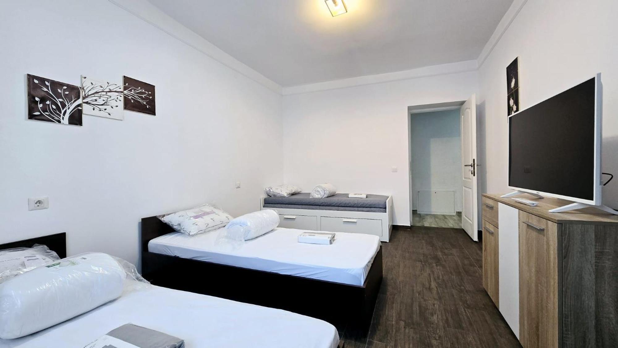 Apartament 3 Camere Hd Hunedoara Esterno foto