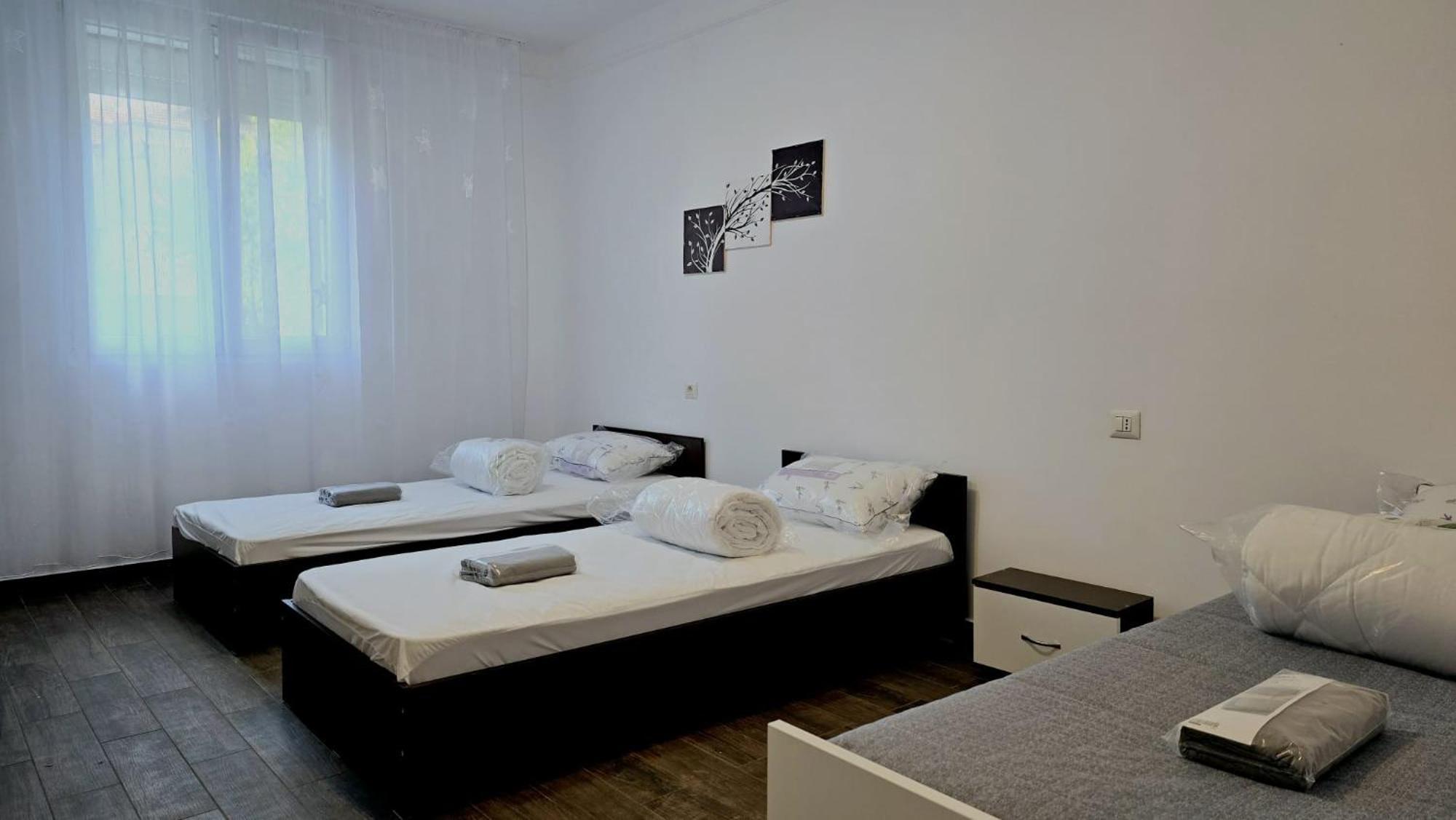 Apartament 3 Camere Hd Hunedoara Esterno foto